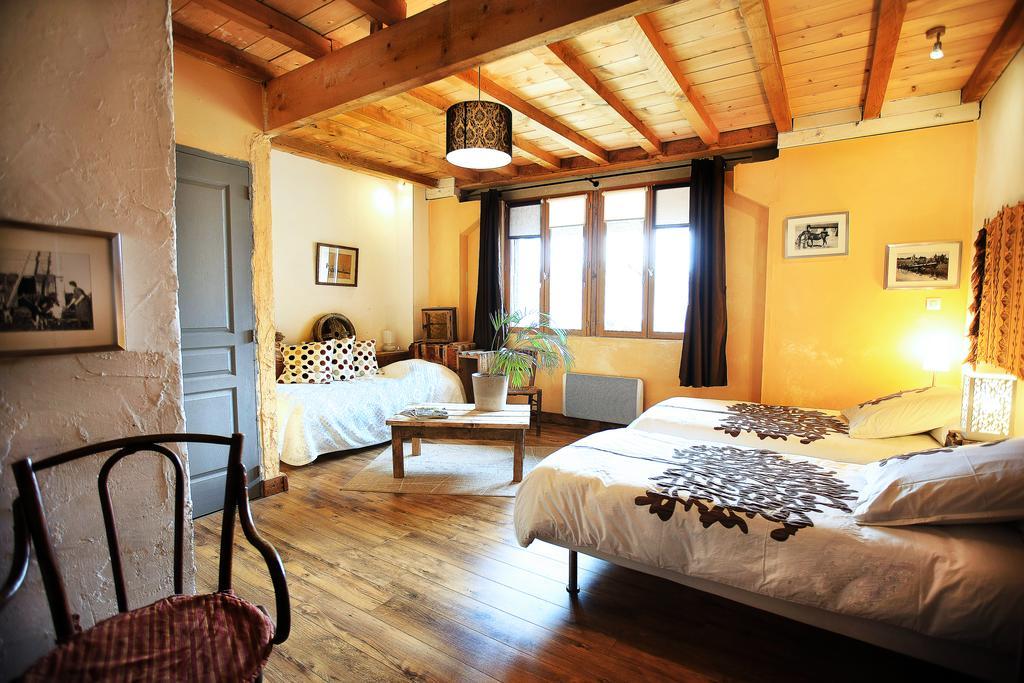 Готель La Ferme Modele Chatillon-la-Palud Номер фото